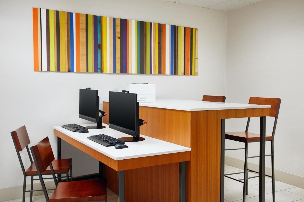 Express & South East - Medical Center Area By Ihg Hotel 2*