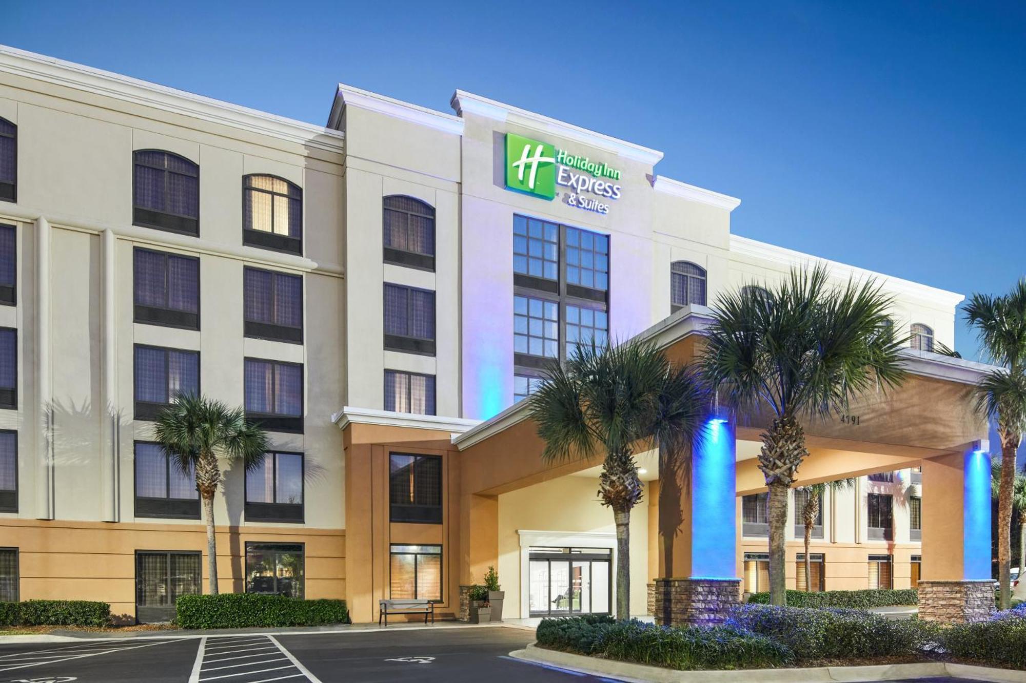 Holiday Express & South East - Medical Center Area By Ihg Hotel 2*