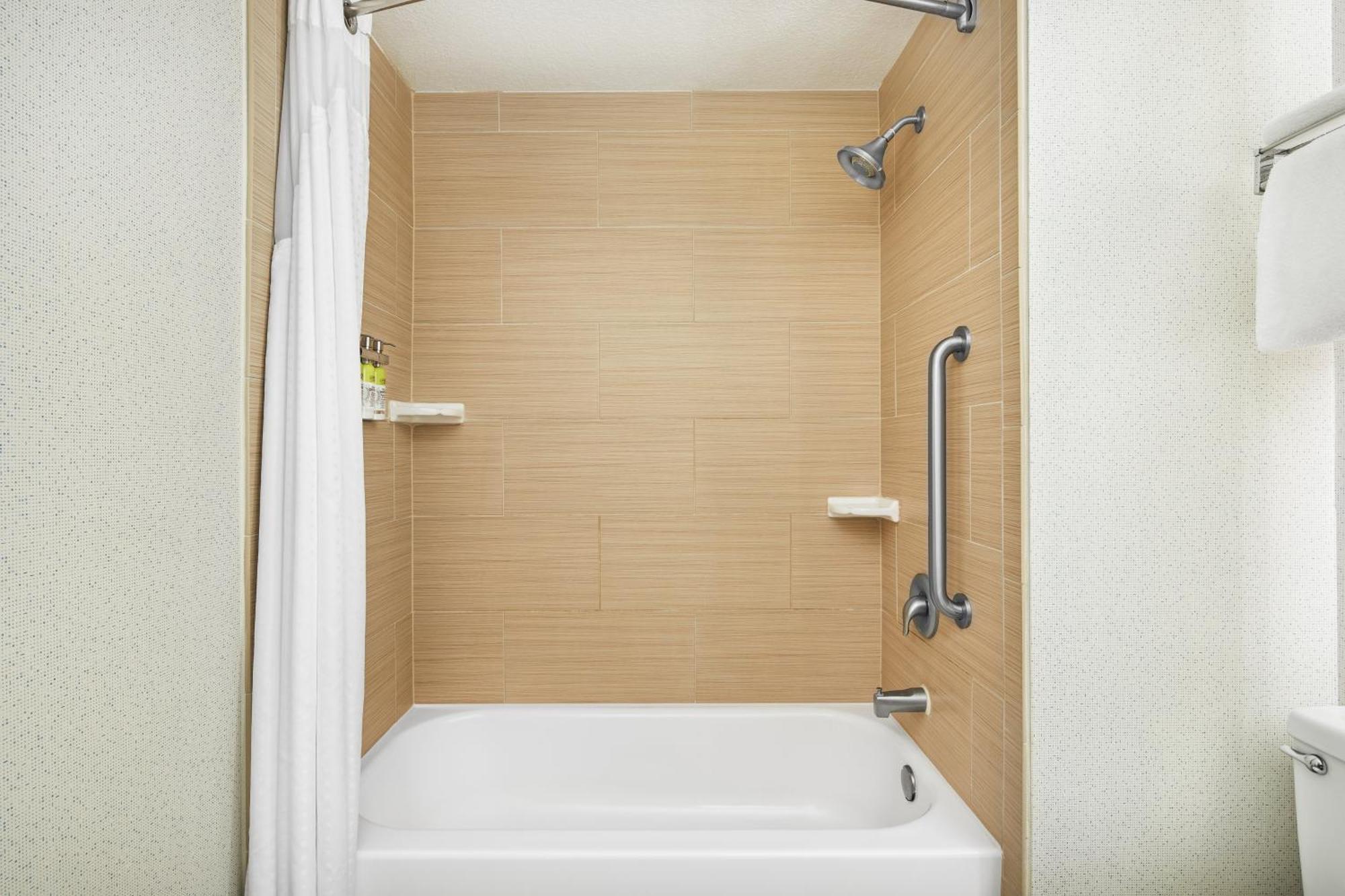 Holiday Express & South East - Medical Center Area By Ihg Hotel