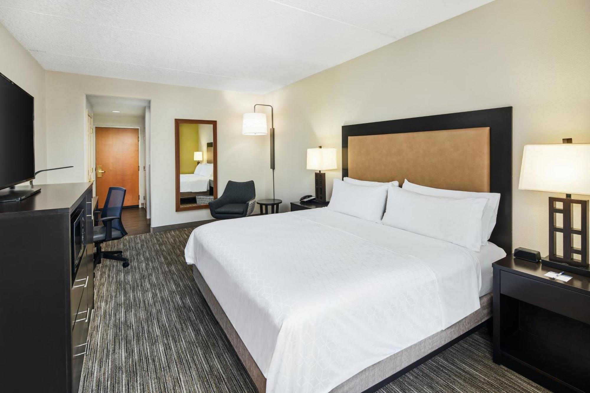 Express & South East - Medical Center Area By Ihg Hotel 2*