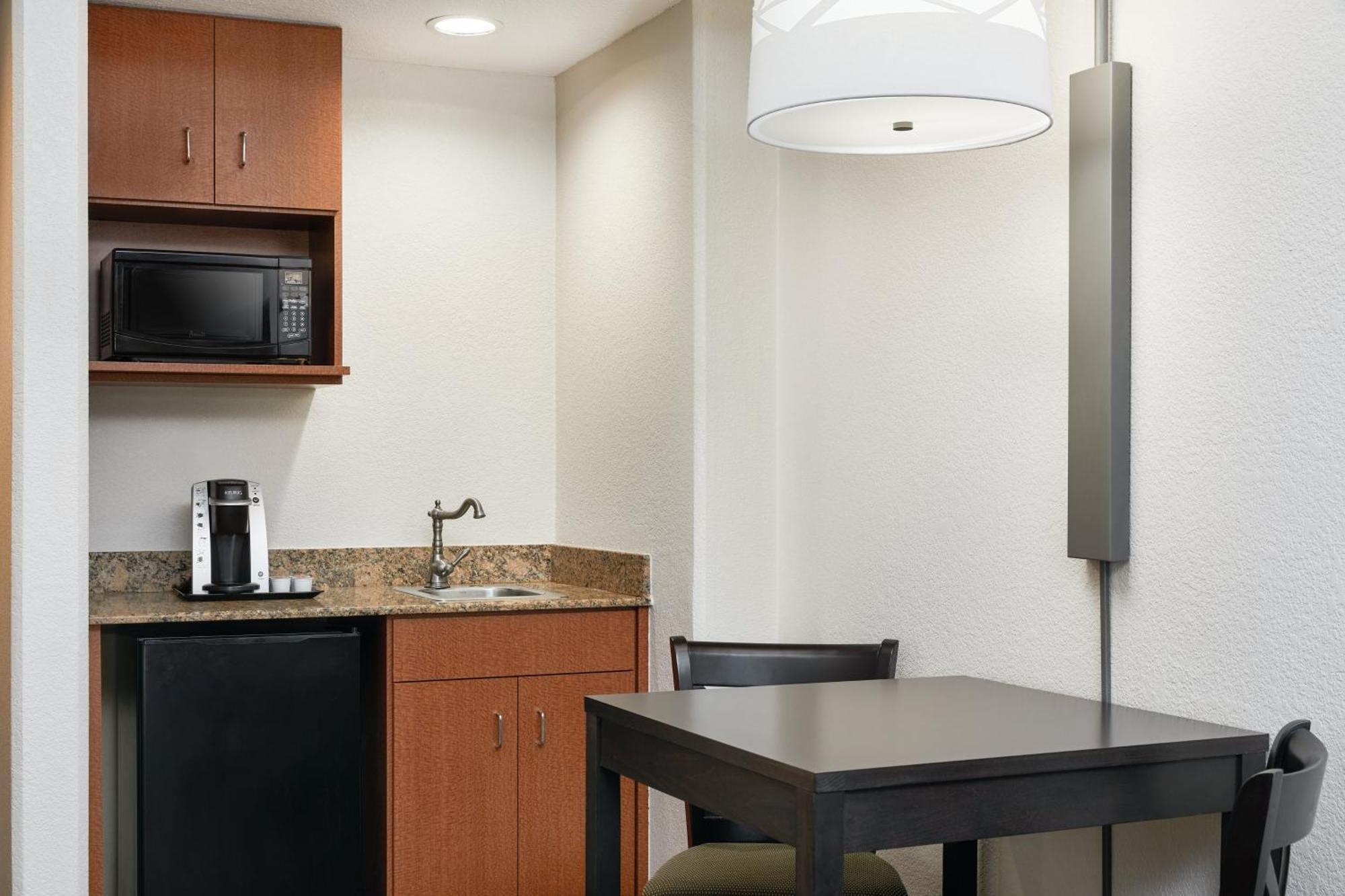 Hotel Express & South East - Medical Center Area By Ihg 2*