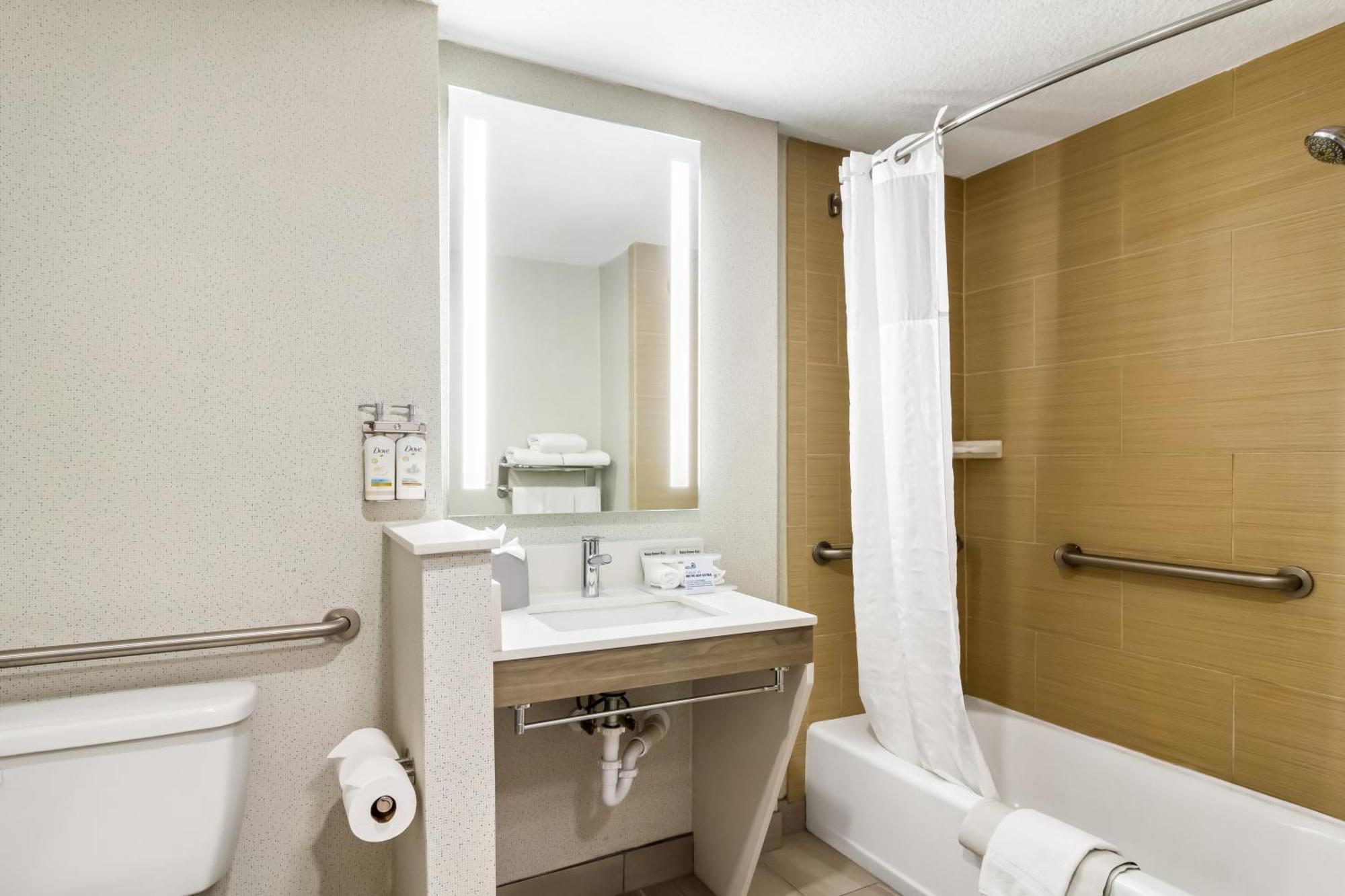 Express & South East - Medical Center Area By Ihg Hotel