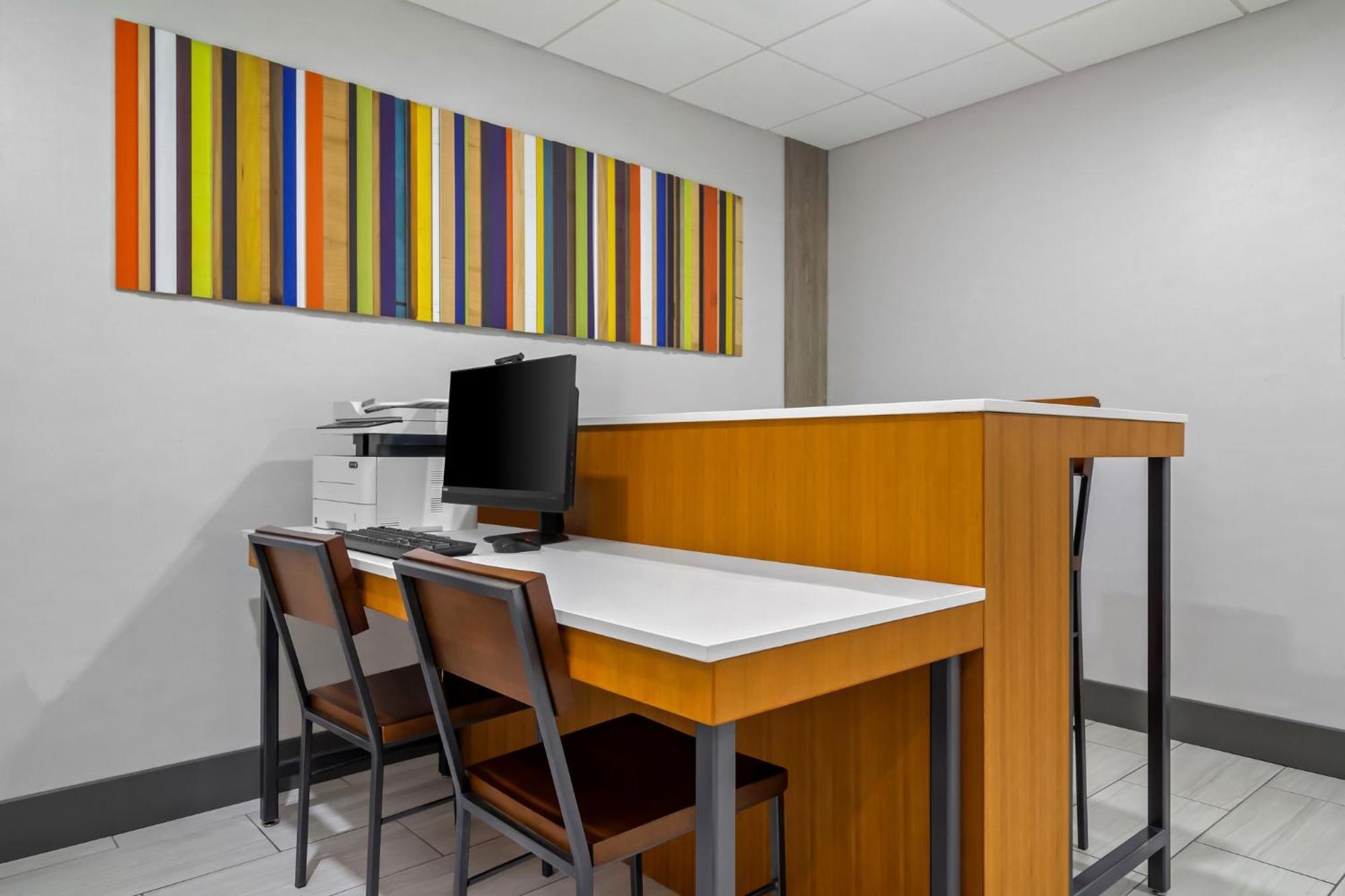 Hotel Express & South East - Medical Center Area By Ihg 2*