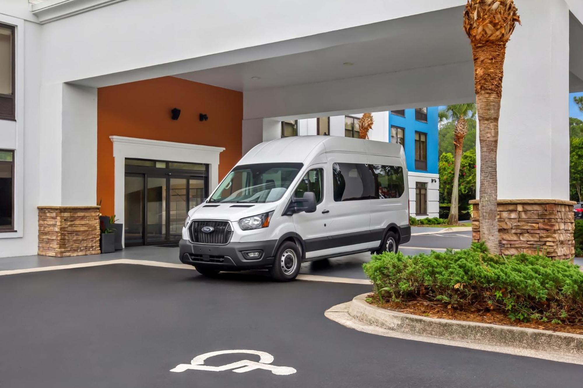 Hotel Express & South East - Medical Center Area By Ihg