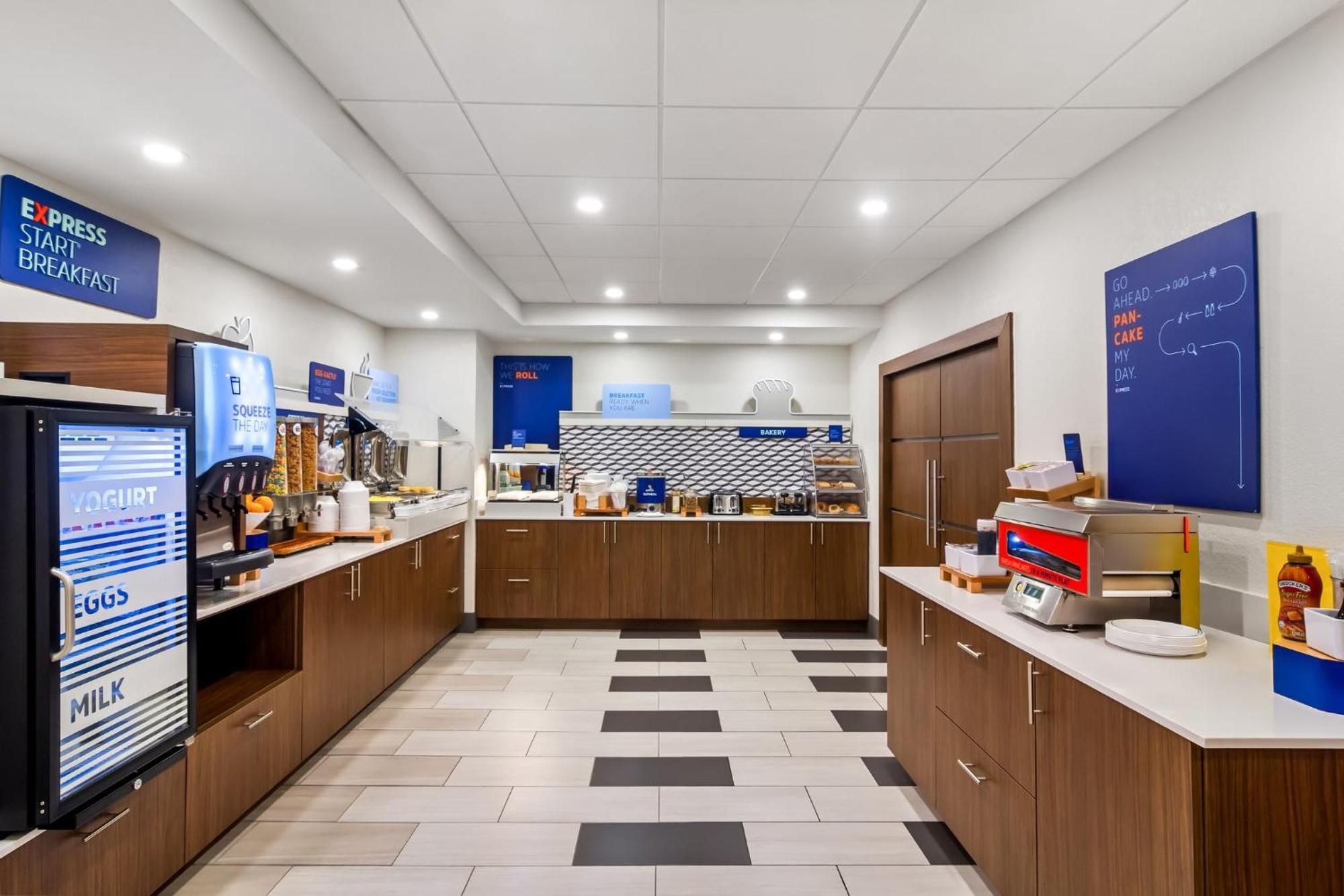 Hotel Express & South East - Medical Center Area By Ihg 2*