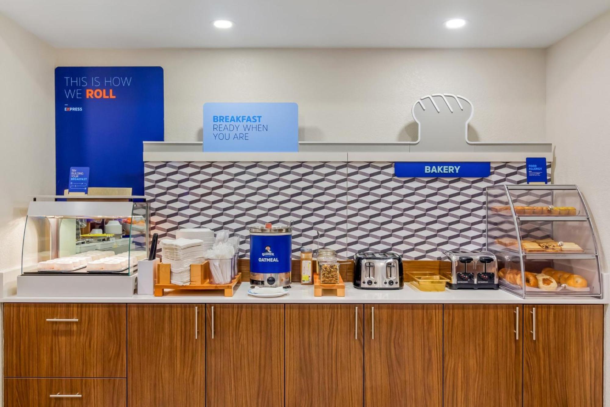 Hotel Express & South East - Medical Center Area By Ihg Jacksonville