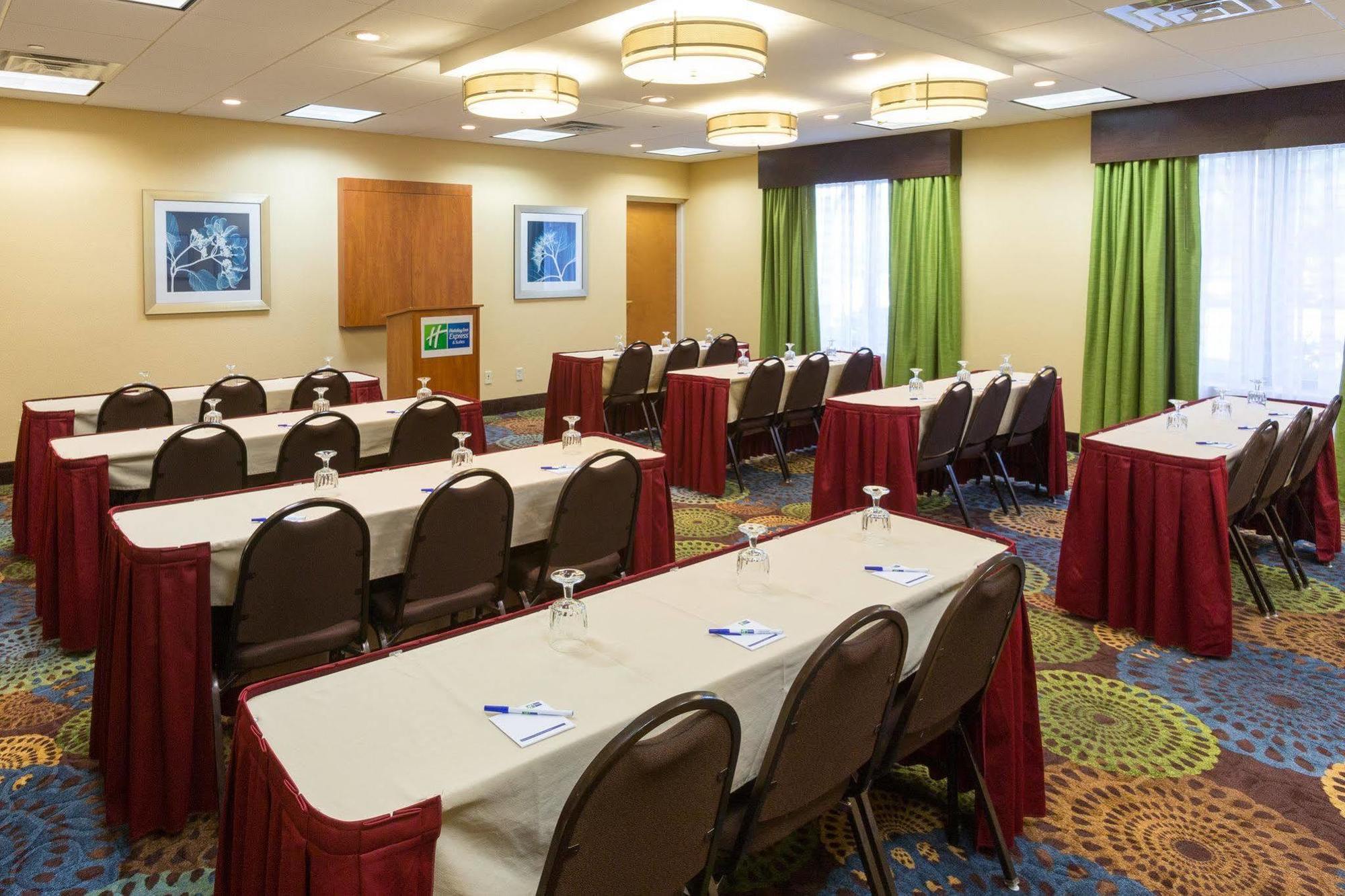 Express & South East - Medical Center Area By Ihg Hotel 2*