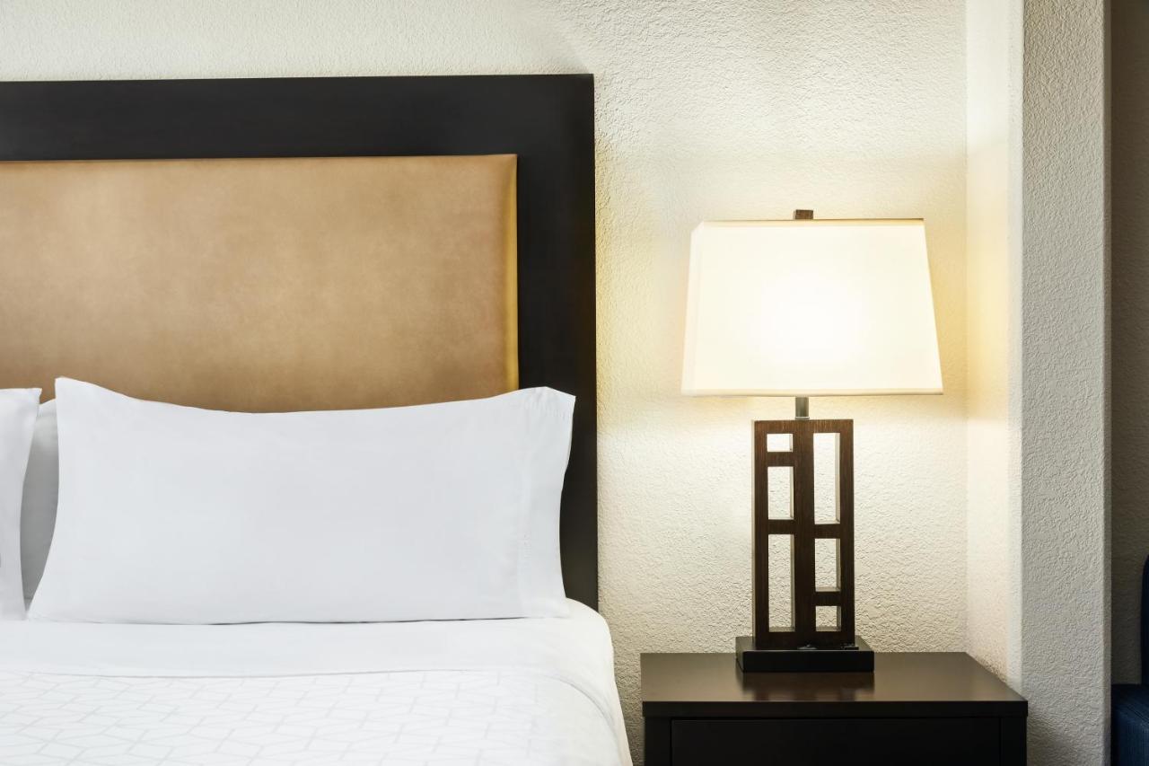 Hotel Express & South East - Medical Center Area By Ihg 2*