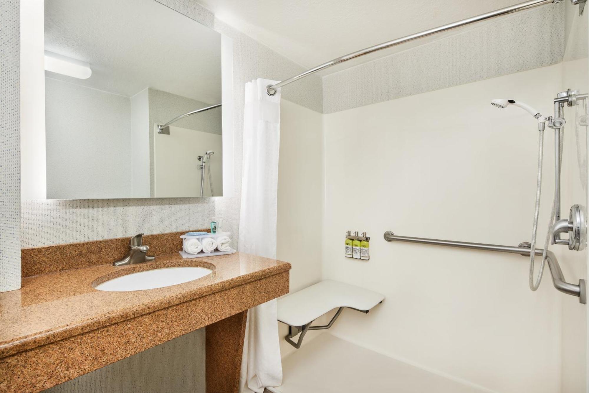 Express & South East - Medical Center Area By Ihg Hotel Jacksonville