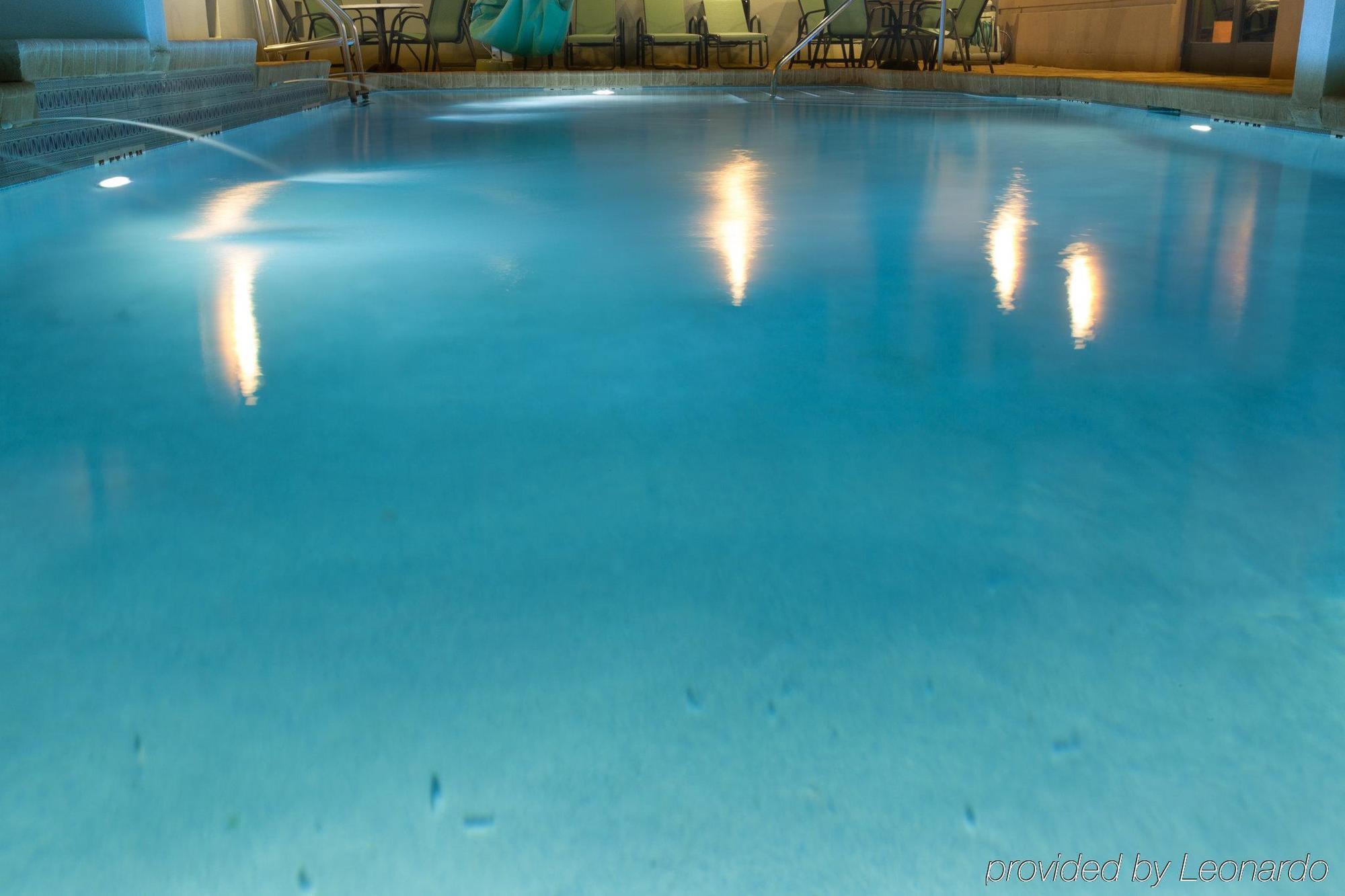 Express & South East - Medical Center Area By Ihg Hotel Jacksonville