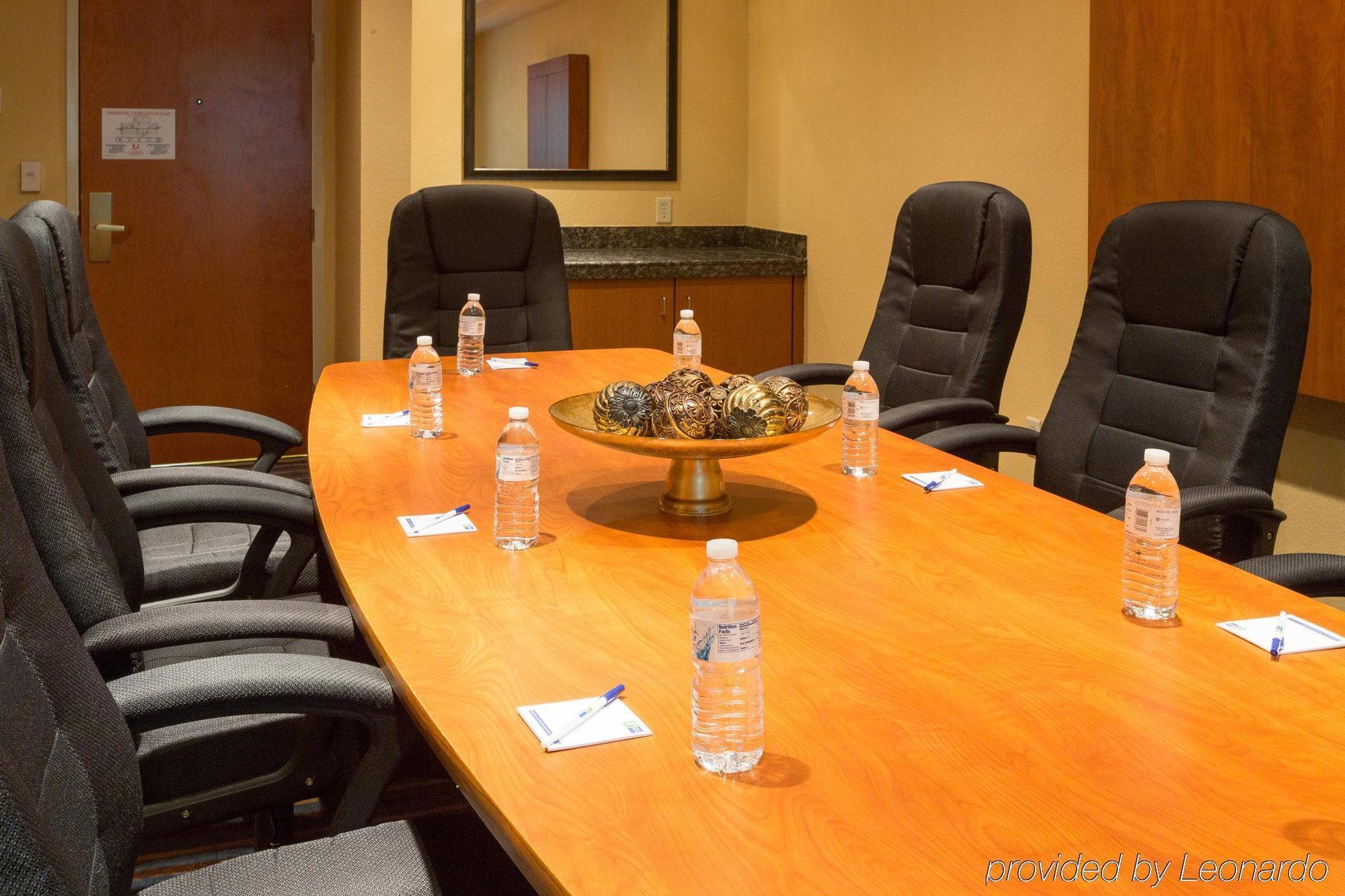 Express & South East - Medical Center Area By Ihg Hotel Jacksonville
